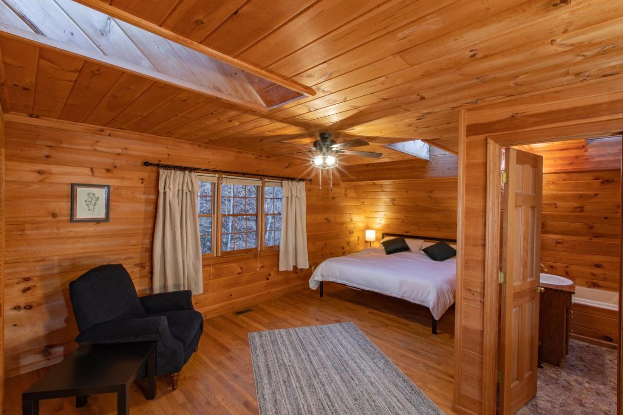 Treetops Cabin Easy To Asheville With Fast Wifi And Great View Swiss Exterior photo